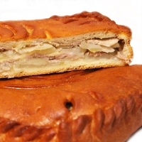 Сдобный пирог со свининой и картофелем Сдобный пирог со свининой и картофелем