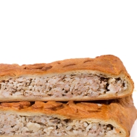 Слоеный пирог с мясом, рисом и грибами Слоеный пирог с мясом, рисом и грибами