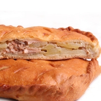 Сдобный пирог с горбушей и картофелем Сдобный пирог с горбушей и картофелем