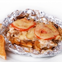 Курица, запеченная с картофелем Курица, запеченная с картофелем