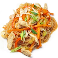 Фунчоза с курицей и овощами